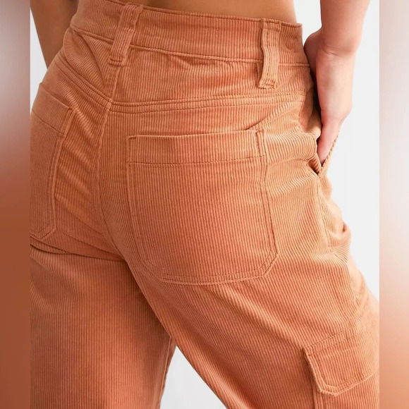 KanCan Signature 90s Cropped Wide Leg Corduroy Cargo Pant - Picture 4 of 10